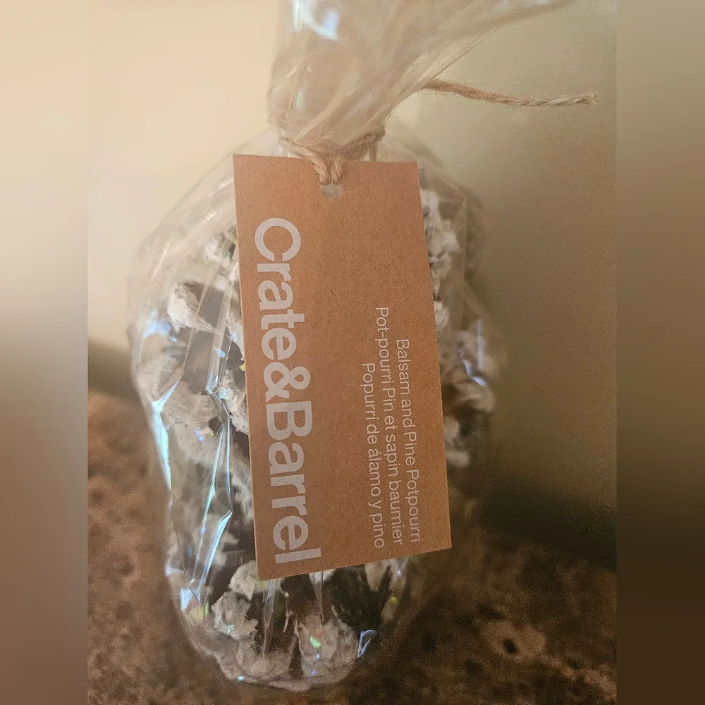 NWT Crate&Barrel Balsam/Pine Potpourri